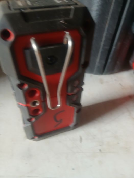 Vând laser milwaukee 360 defect pentru piese