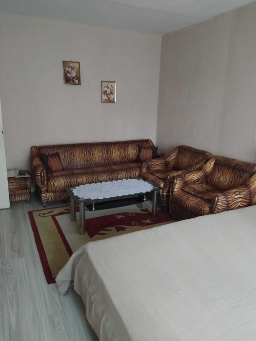 Дава се под наем Едностаен апартамент в Варна, Аспарухово - 42 кв.м за 255 € - Снимка #2