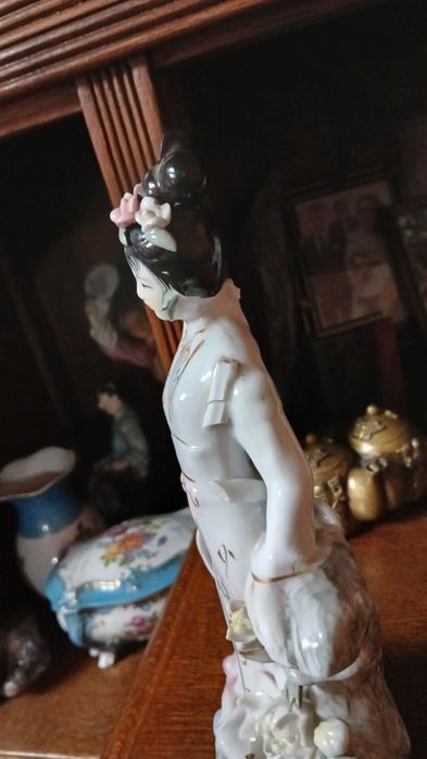 Три фарфоровые статуэтки Китай