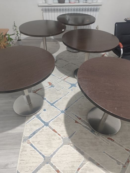 Стол, стулья, кожонные кресло