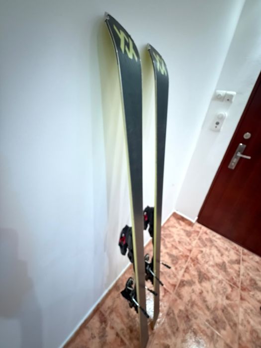 SKIURI Volkl Racetiger
