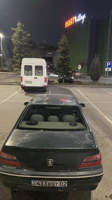 машина Peugeot 406