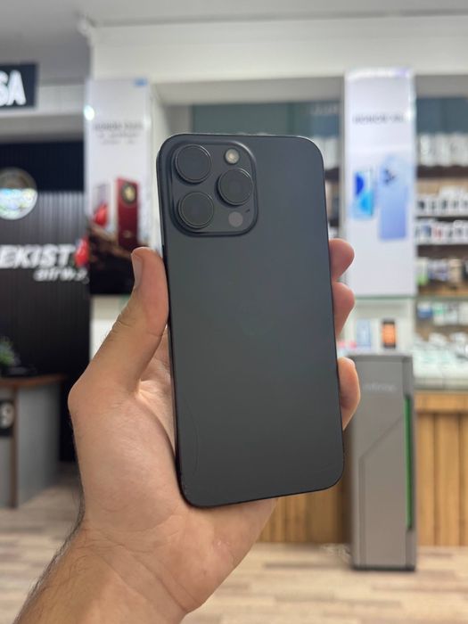 Iphone 15 pro max srocno 7mln200