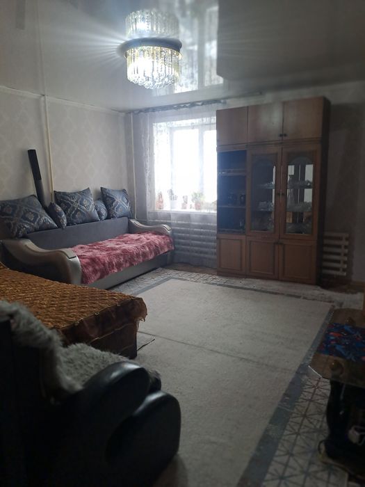 Продам  3-х  комнатную  квартиру.