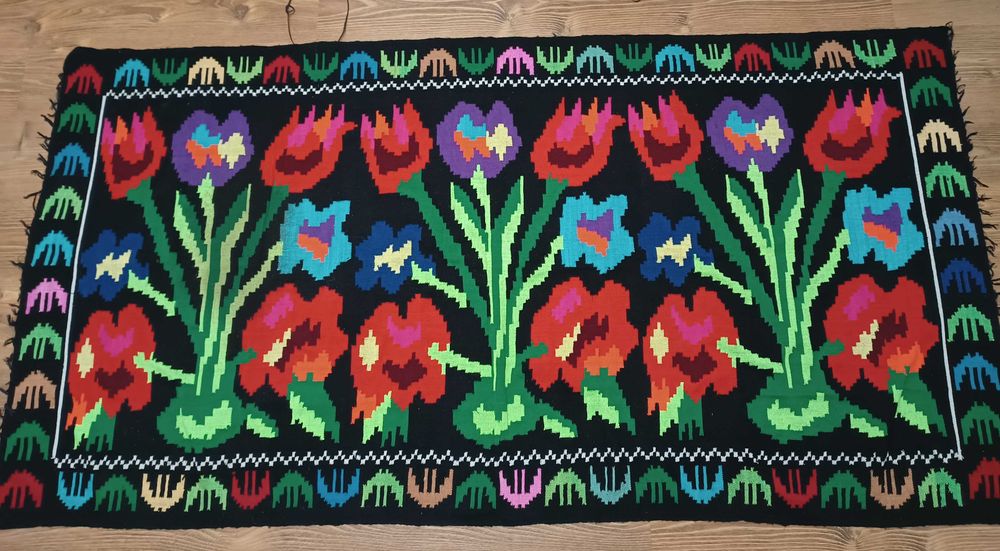 Covor vechi din lână