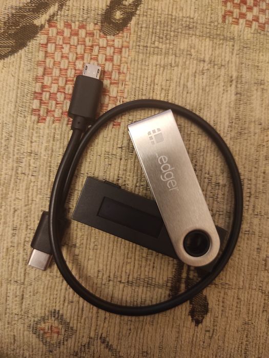 Ledger Nano S портфейл