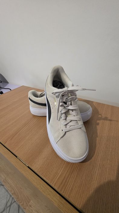 Pantofi sport Puma - marimea 39 NOU