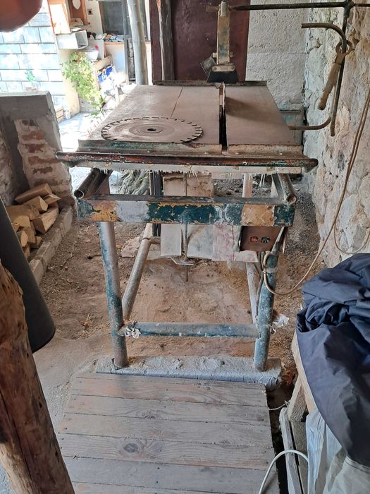 Машина за рязане на камък