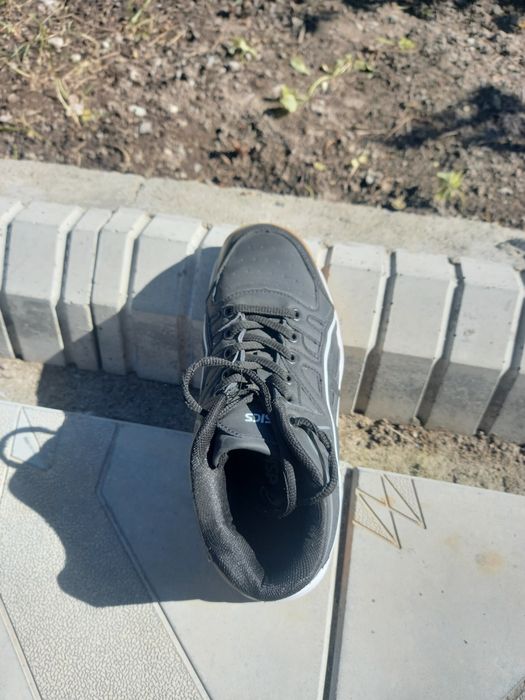 Кроссовки на мальчика