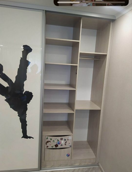 Встроенный шкаф из материала MDF производитель EGGER