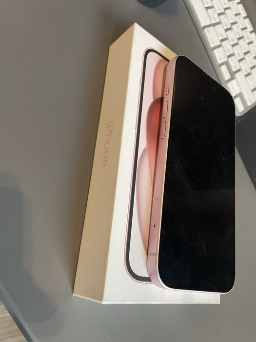 iPhone 15 – Pink (128GB)
