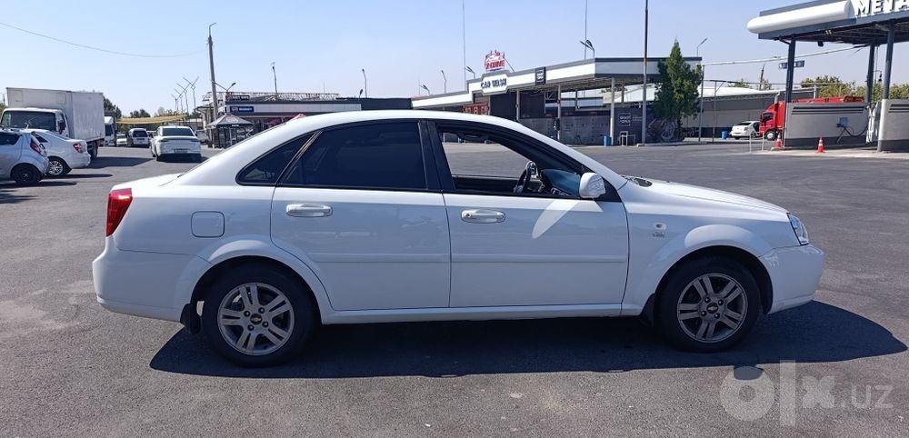 Lacetti 1.8 2010  Avtomat 3-pozitsiya/Lyuk