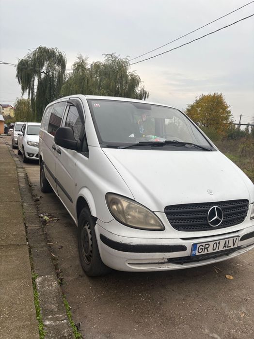 Vând Mercedes-Vito