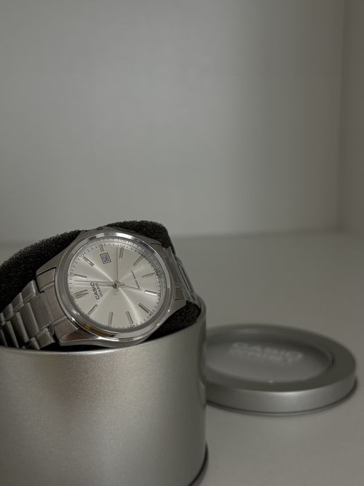 Новые наручные часы CASIO MTP 1183 оригинальные