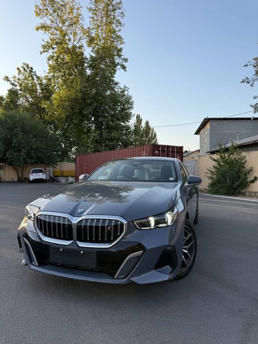 BMW i5 35L 2024 yil 5500 probeg dop opsiya bor natarus