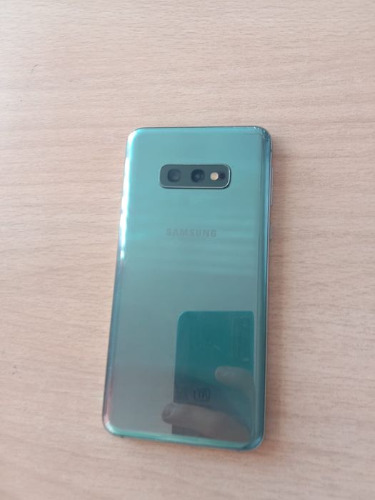 Продам Samsung s10e