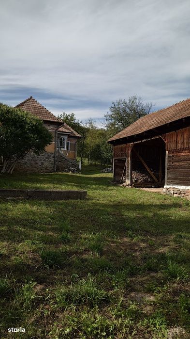 Teren intravilan cu panorama deosebita casa si livada