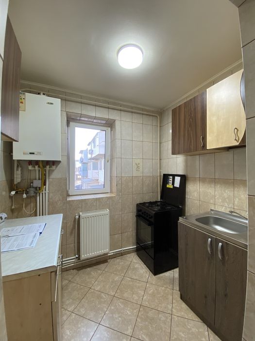 Proprietar - 2 camere stradal Ionel Fernic bloc N16, Etaj 3, BALCON MARE CU ACTE, Centrală, Mobilat/Utilat/Complet.