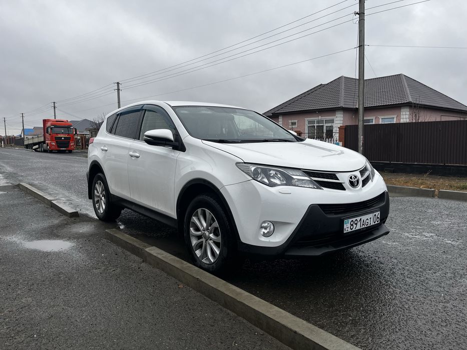 Продается тойота РАВ-4. 2013г.в.