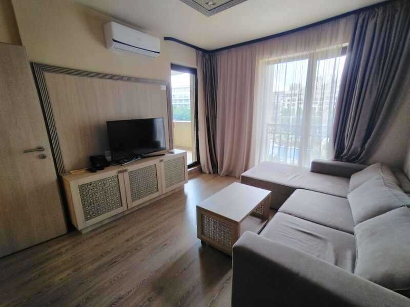 Продава се Двустаен апартамент в Варна, Цветен квартал - 63 кв.м за 2016 €/кв.м - Снимка #4