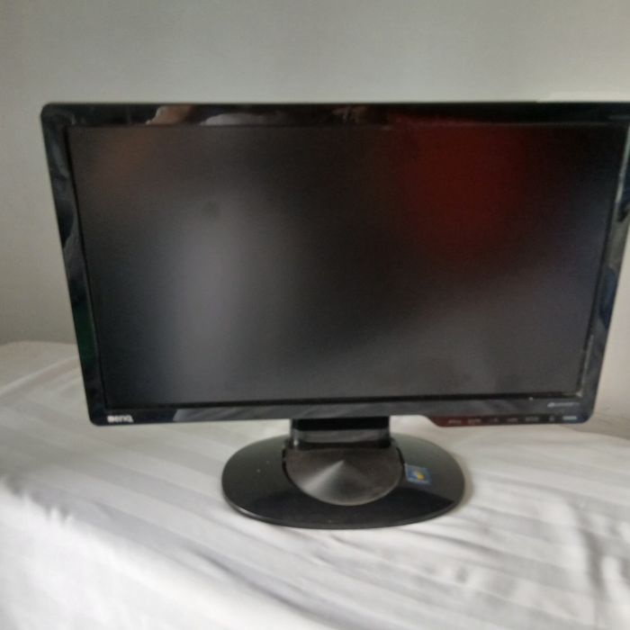 Монитор в хорошем качестве Срочно