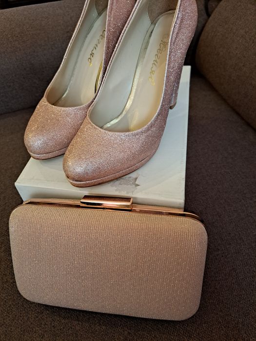 Абитуриентски обувки и чанта