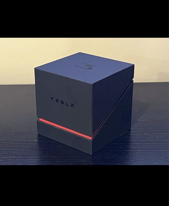 Ключ на Tesla Model 3/Y