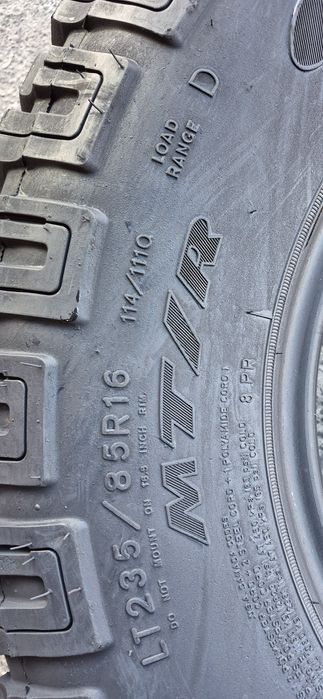 4 anvelope M+S M/T Goodyear 235/85/16.Pretul este pe bucata.