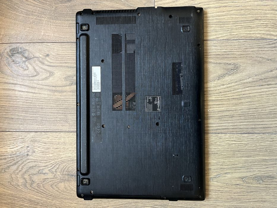 Laptop Acer Aspire ES-574G + mouse