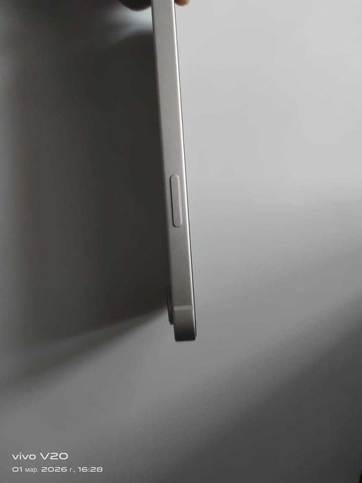 apple iphone 16e white 128GB