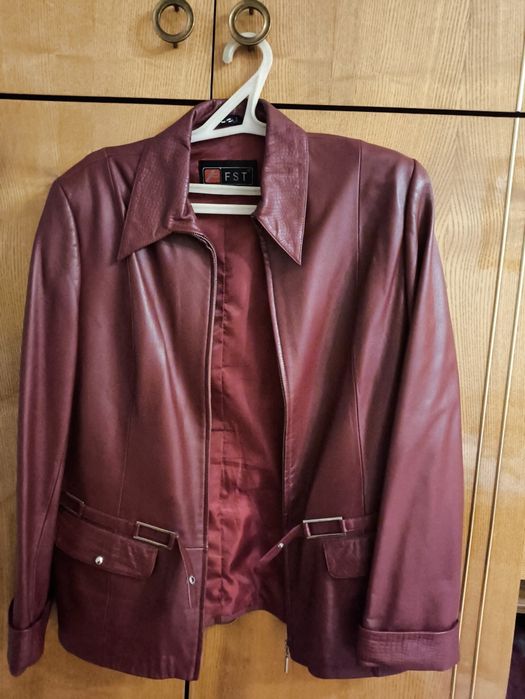 Куртка-пиджак бордовый цвет