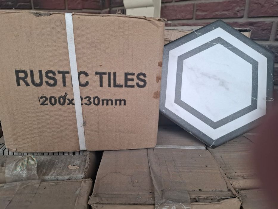 Кафель на пол. На стен