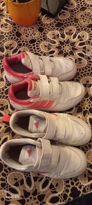 Vand pantofi sport Adidas si zara nr 33 in stare foarte buna