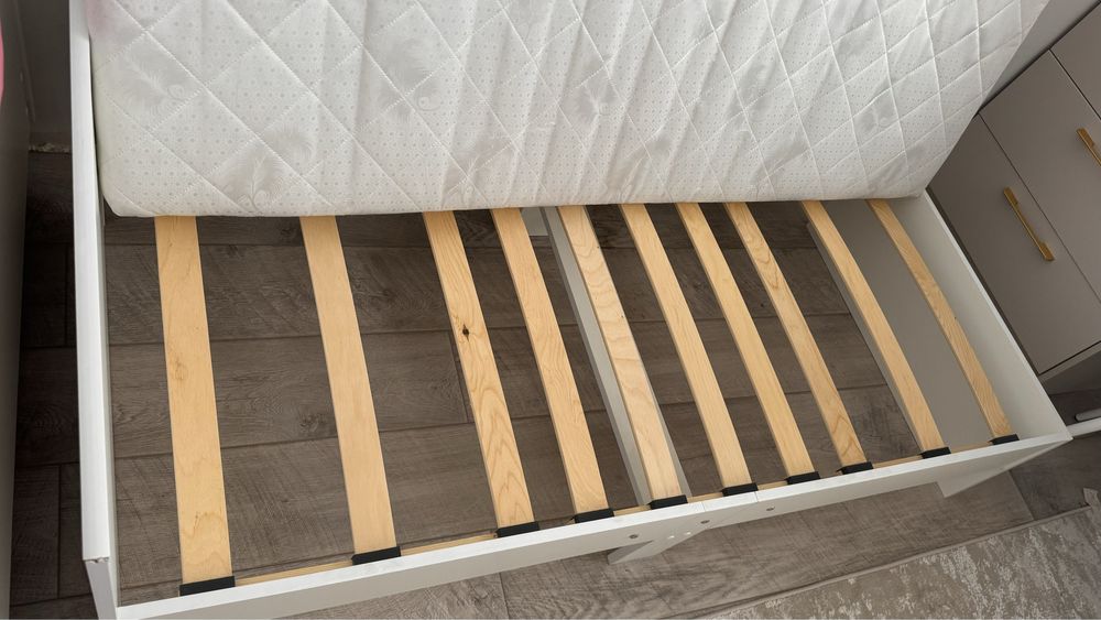 Детская кровать с матрасом