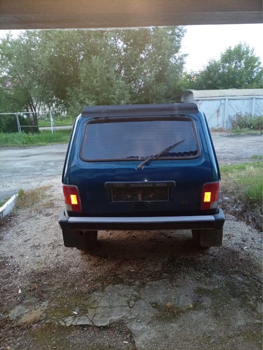 Продам Ниву (аварийная) на ходу