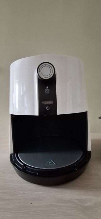 Friteuză cu aer cald Heinner AirFryer HAF-1300WH – ca nouă,