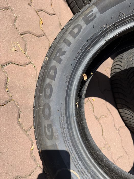 O bucata 215/60/16 goodride noua