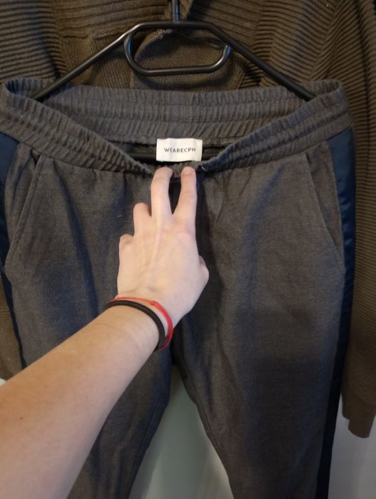 Лот панталони, жилетка, половер