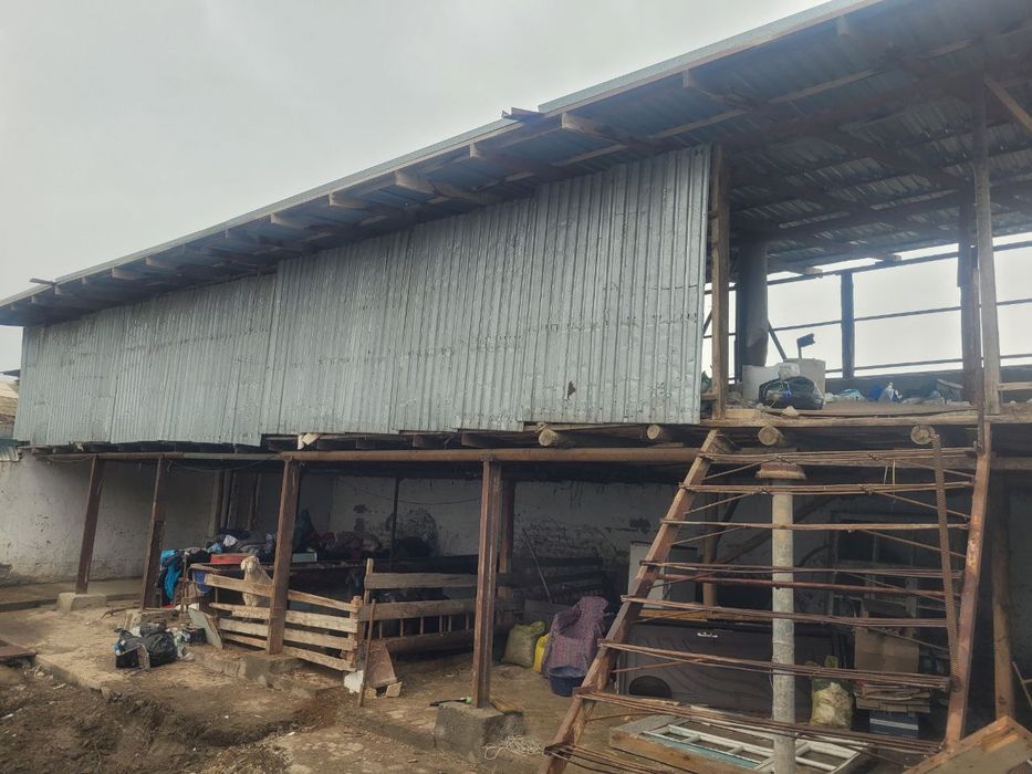 Hovli sotiladi eski shaxar avtovokzal