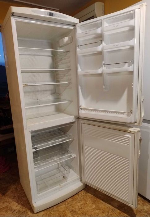 Хладилник Gorenje с долна фризерна част