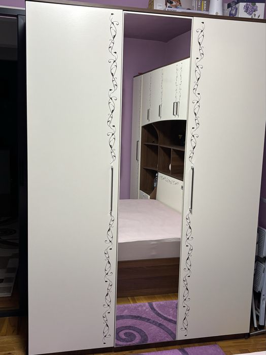 Vand mobila pentru dormitor