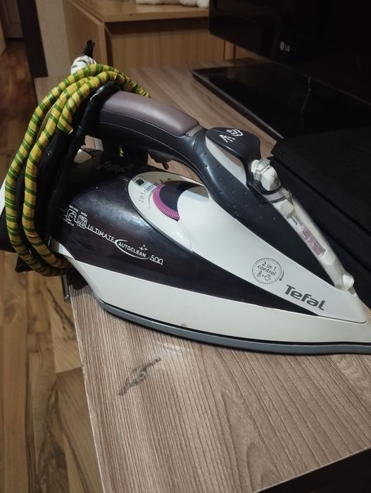 Продам утюг на запчасти