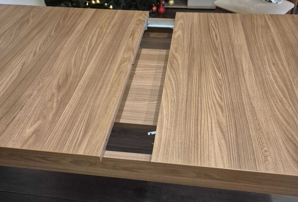 Трапезарна маса 200 евро