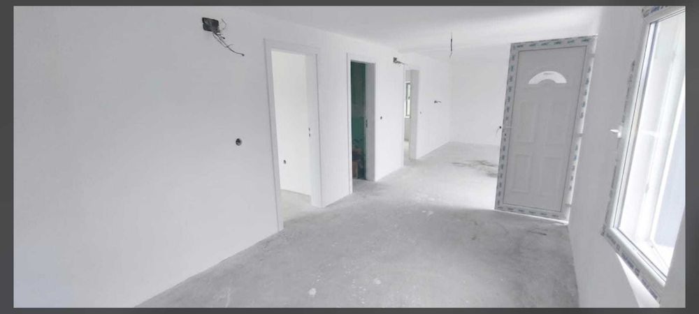 Casa locuit/vacanta, recent renovata cu BRANSAMENTE, zona Suseni