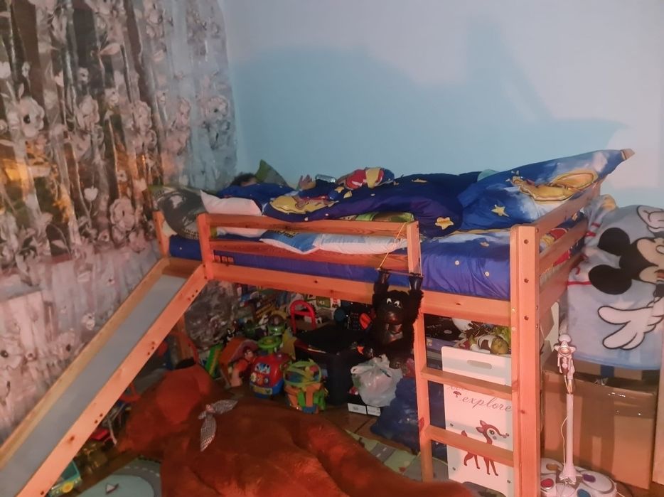 Pat etajat pentru copii cu topogan