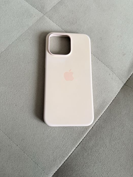 Срочно продаю оригинал чехол iphone 15 pro max