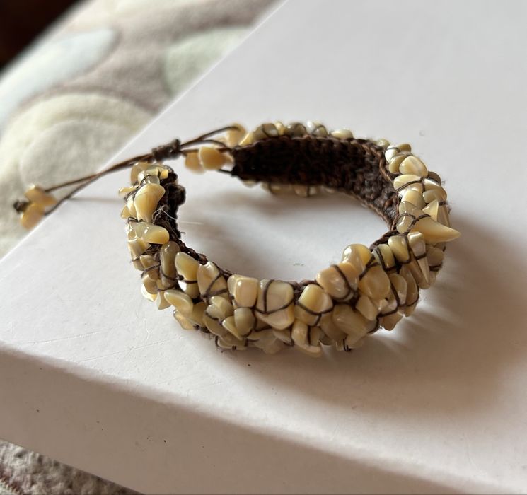 Продам браслеты из камней