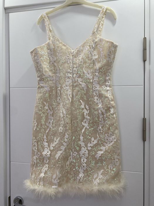 Къса официална рокля