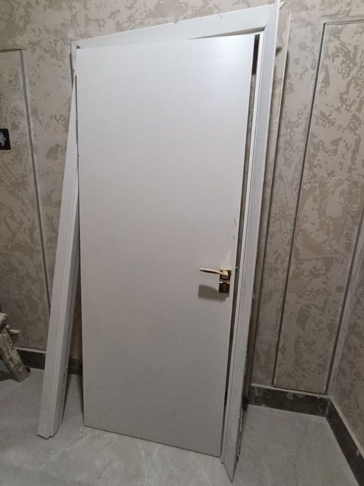 Продам двери новые с обналичкой и ручками