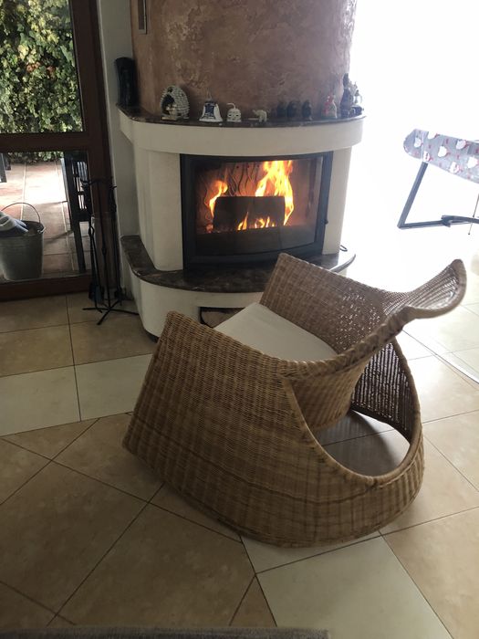 Люлеещ се стол от естествен ратан